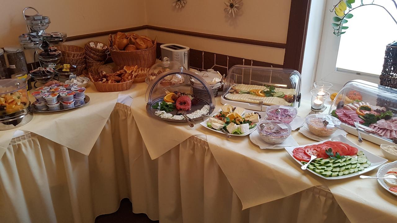 Hotel-Restaurant Holsteiner Hof Ґестгахт Екстер'єр фото